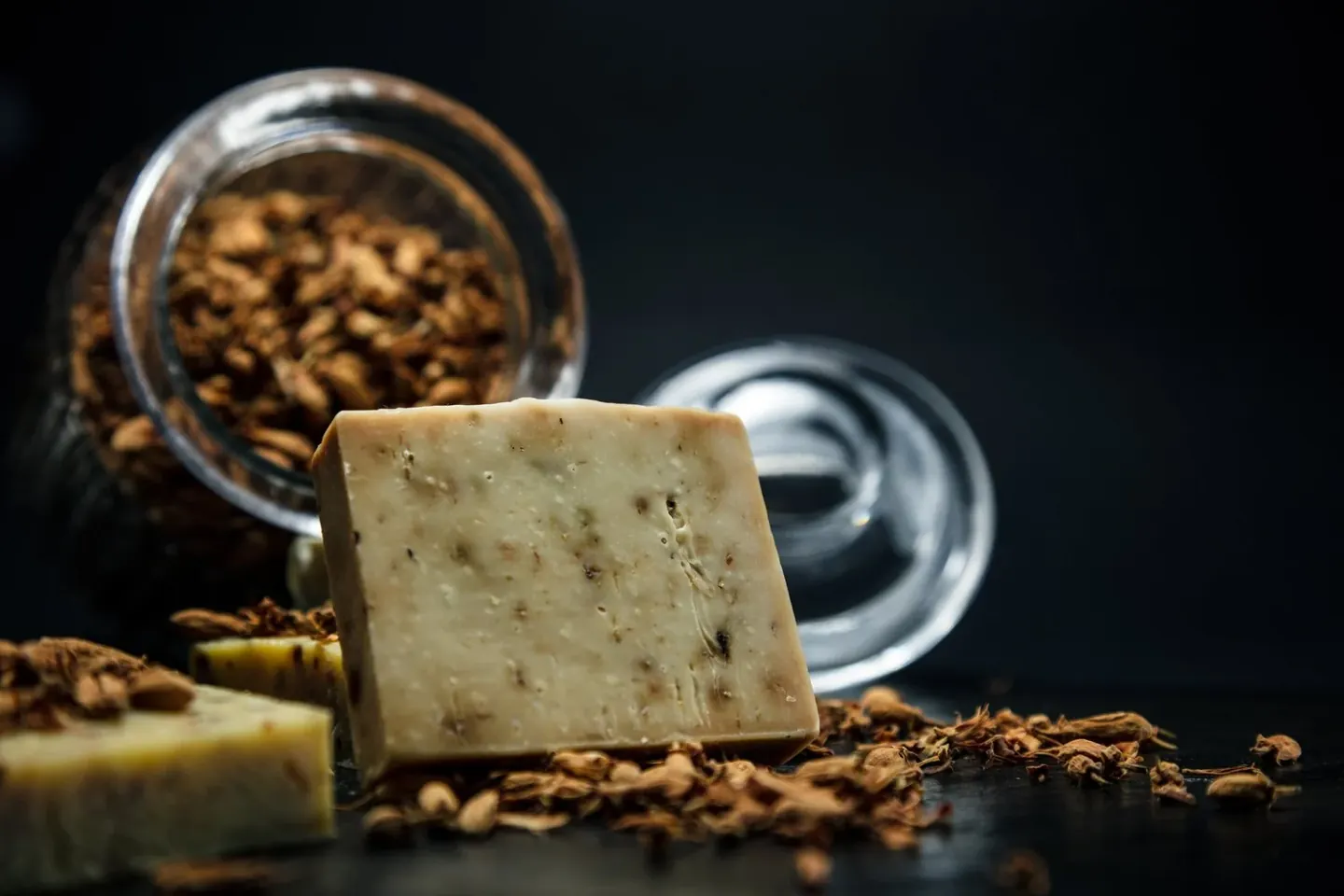 Oil Cleansing, the Skin Microbiome, and a Softer Evening Ritual